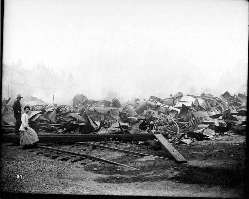 item thumbnail for Forest Fire, 1910 - Wallace. [1910] Coeur d'Alene Hardware warehouse ruins after fire of August 20.

