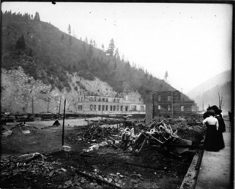 item thumbnail for Forest Fire - Wallace [1910] Taken Aug. 25, after fire of Aug. 20

