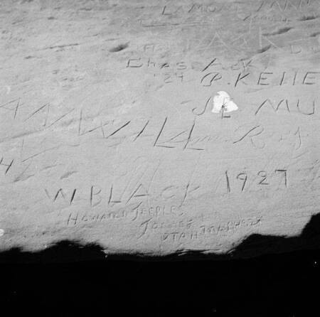 Inscriptions at Shock Bar