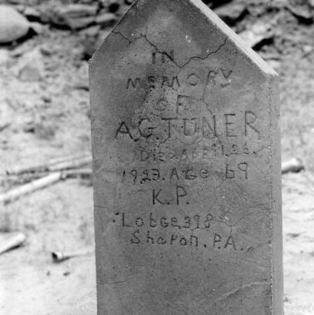 Alonzo Tuner's tombstone at California Bar