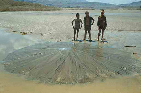 Silt volcano in Lake Mead