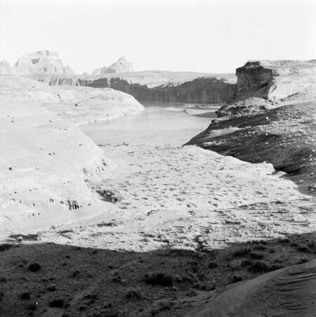 Sand bar at Crossing of the Fathers site