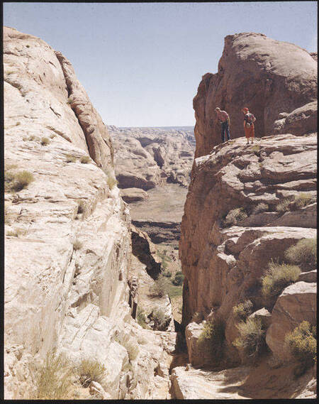 Hole-in-the-Rock blasted notch