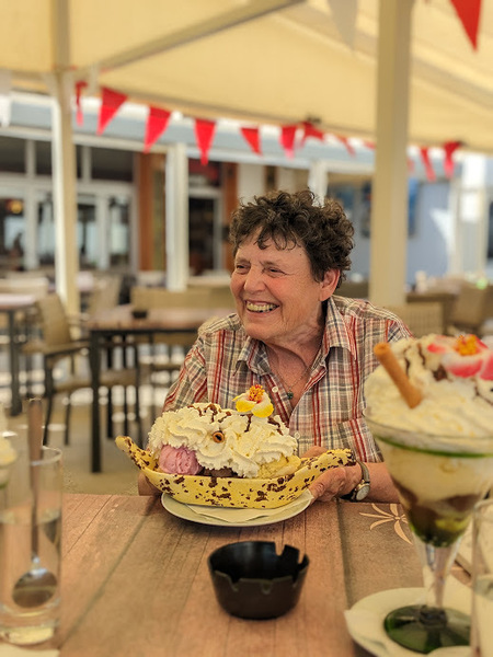 Gaëtane in Camargue, eating a giant banana split